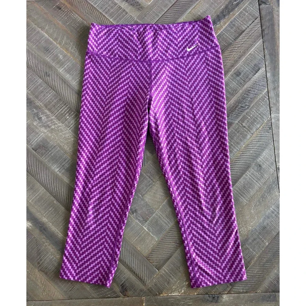 Nike Legend Dri-FIT Purple Chevron Zigzag Cropped Leggings Womens Size M